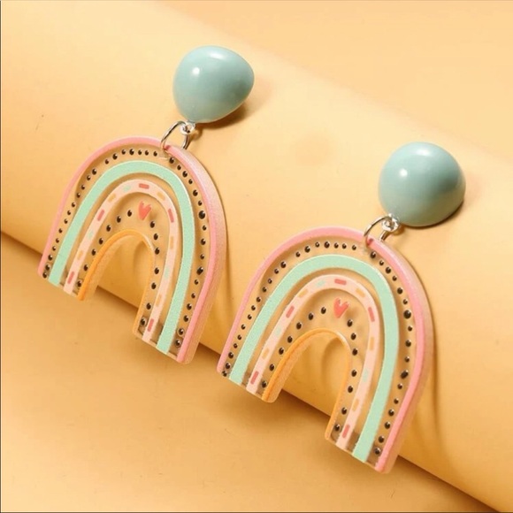 Jewelry - U shaped dangle earrings